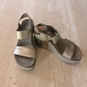 Size 8 OTBT wedges